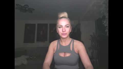 marianna1977 online show from April 23, 6:32 pm