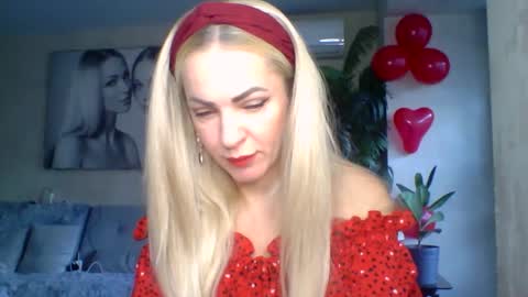 Snapshot of marianna1977 chatting on February 16, 2:00 pm marianna1977 online show from February 16, 2:00 pm
