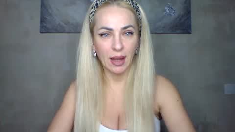 Snapshot of marianna1977 chatting on March 11, 5:13 pm marianna1977 online show from March 11, 5:13 pm