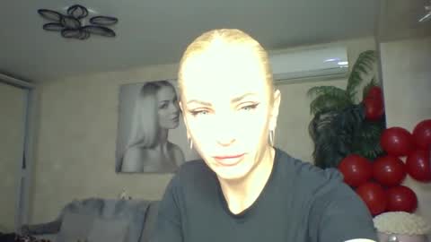 Snapshot of marianna1977 chatting on February 22, 8:37 pm marianna1977 online show from February 22, 8:37 pm