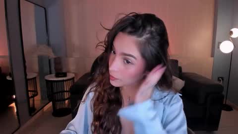 Marianne  online show from March 11, 8:55 pm