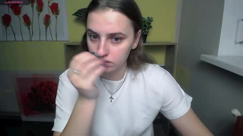 Snapshot of mariatess_ chatting on December 8, 11:35 am Mariia online show from December 8, 11:35 am