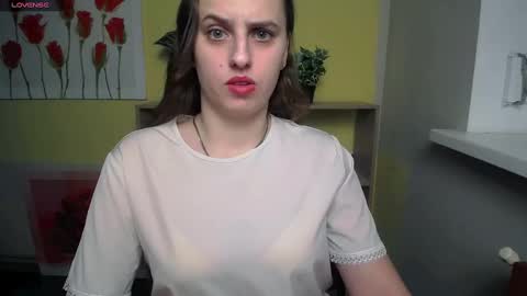Snapshot of mariatess_ chatting on December 11, 1:39 pm Mariia online show from December 11, 1:39 pm