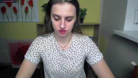 Snapshot of mariatess_ chatting on December 10, 10:49 am Mariia online show from December 10, 10:49 am