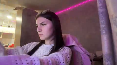 Eva online show from March 10, 3:49 pm