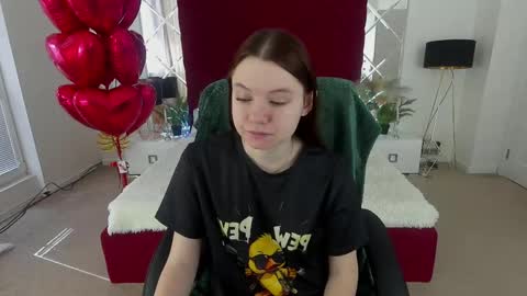 Snapshot of marich_ka chatting on February 11, 10:25 am MaRich Ka online show from February 11, 10:25 am