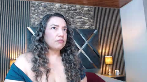 marie_hss online show from November 1, 1:59 pm