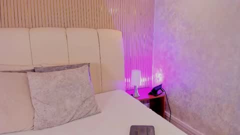 M A R I E online show from April 25, 1:14 pm