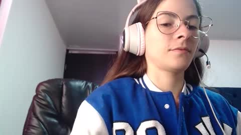 Snapshot of mariel_sins21 chatting on January 22, 3:07 pm Mariie online show from January 22, 3:07 pm