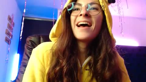 Snapshot of mariel_sins21 chatting on January 10, 7:00 pm Mariie online show from January 10, 7:00 pm