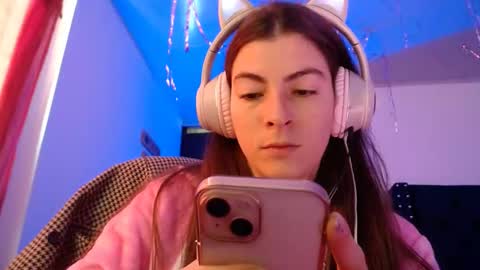 Snapshot of mariel_sins21 chatting on January 1, 2:42 pm Mariie online show from January 1, 2:42 pm