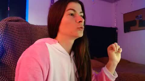 Snapshot of mariel_sins21 chatting on January 2, 4:02 pm Mariie online show from January 2, 4:02 pm