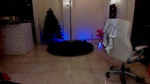 mariemlui online show from December 5, 7:04 pm