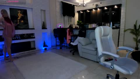 mariemlui online show from February 12, 5:58 pm