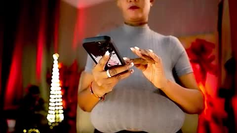 Snapshot of mariicha chatting on September 18, 7:07 am Nikita - Scroll down and read my bio please. New Pictures in Bio online show from September 18, 7:07 am