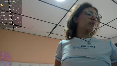 Snapshot of mariie_tayy chatting on January 3, 7:18 pm mariie_tayy online show from January 3, 7:18 pm