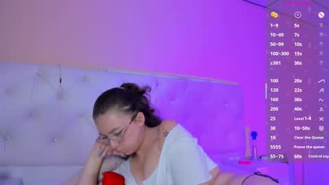 Snapshot of mariie_tayy chatting on September 21, 8:07 pm mariie_tayy online show from September 21, 8:07 pm
