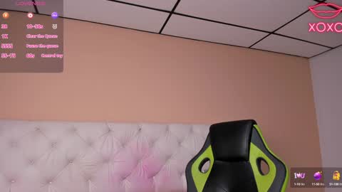 Snapshot of mariie_tayy chatting on February 7, 9:48 pm mariie_tayy online show from February 7, 9:48 pm