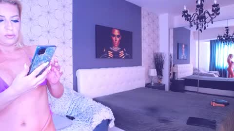 Mary Mais online show from April 22, 7:05 am