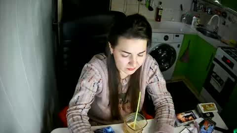 Snapshot of marinettaqhot chatting on February 15, 8:45 pm MarinettaQhot online show from February 15, 8:45 pm