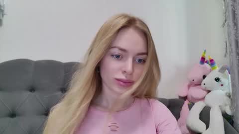 mariwell online show from May 17, 2:33 am