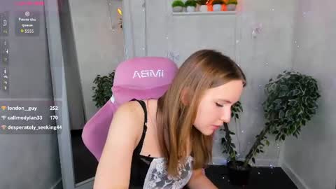 Emmaa online show from July 28, 3:21 pm