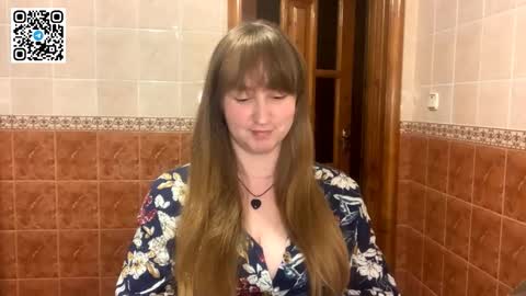 Snapshot of maroonmoon_ chatting on September 18, 7:34 pm Miriam online show from September 18, 7:34 pm
