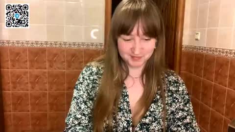 Snapshot of maroonmoon_ chatting on September 19, 7:35 pm Miriam online show from September 19, 7:35 pm