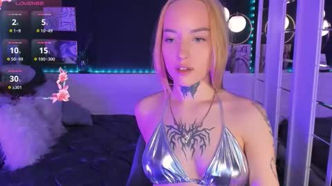 marquise_villaret online show from March 10, 5:55 am