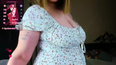 marry_evans_ online show from April 24, 2:03 am