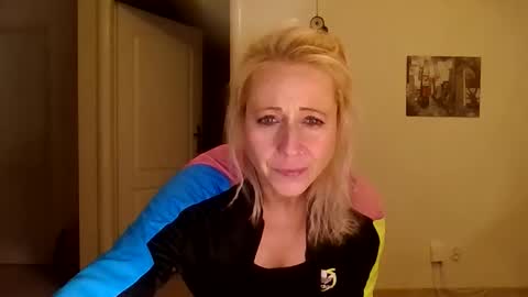 MaryGoRound online show from November 17, 2:01 am