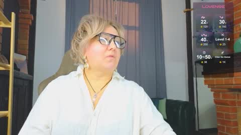 marta_wils online show from November 17, 3:29 am