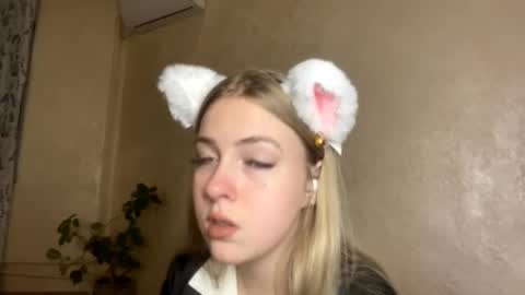 Snapshot of martadoe chatting on October 28, 9:19 pm Marta online show from October 28, 9:19 pm