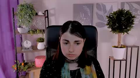 martaedams online show from April 28, 6:39 am