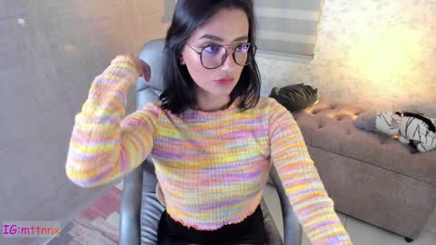 Snapshot of martiiinaa_ chatting on January 15, 5:40 am Martina online show from January 15, 5:40 am