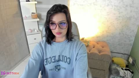 Snapshot of martiiinaa_ chatting on December 4, 10:08 pm Martina online show from December 4, 10:08 pm