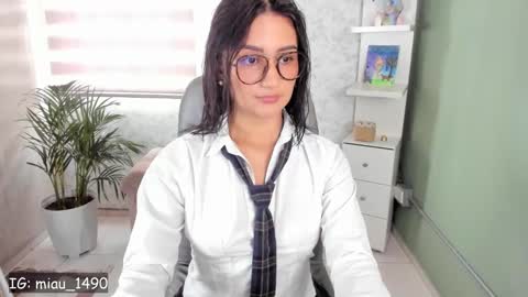 Snapshot of martiiinaa_ chatting on September 19, 9:25 pm Martina online show from September 19, 9:25 pm