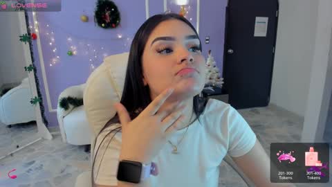 Snapshot of martina_saenz1 chatting on January 4, 7:55 pm Martina online show from January 4, 7:55 pm