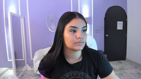 Snapshot of martina_saenz1 chatting on January 28, 9:08 pm Martina online show from January 28, 9:08 pm