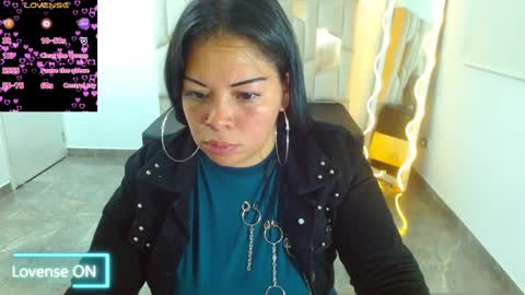 Snapshot of martina_tay chatting on January 17, 3:23 am Hey im martina online show from January 17, 3:23 am