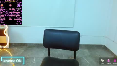 Snapshot of martina_tay chatting on March 7, 3:29 am Hey im martina online show from March 7, 3:29 am