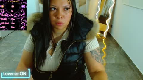 Snapshot of martina_tay chatting on January 22, 2:48 am Hey im martina online show from January 22, 2:48 am
