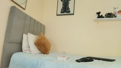 mary_cute9 online show from June 9, 12:15 pm