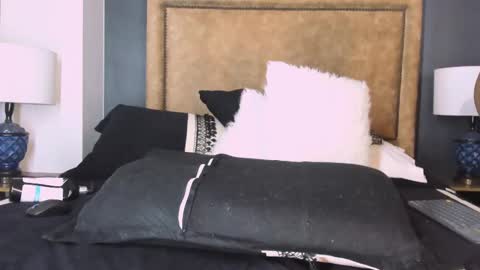 Snapshot of mary_kisss chatting on February 18, 8:37 pm online show from February 18, 8:37 pm
