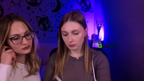 Mary online show from April 22, 7:33 pm