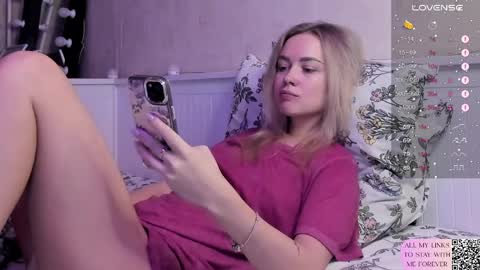 Mary online show from April 23, 8:33 pm