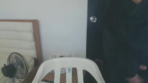 Snapshot of maryam_arabicmilk chatting on February 6, 1:43 pm maryam_arabicmilk online show from February 6, 1:43 pm