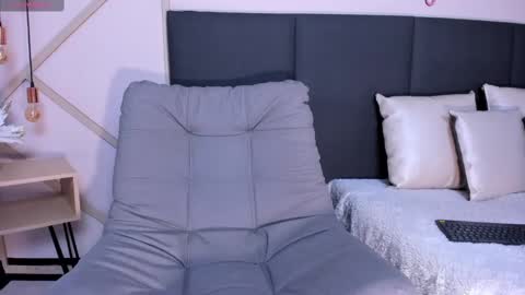 Snapshot of maryevans_ chatting on February 25, 12:16 pm online show from February 25, 12:16 pm