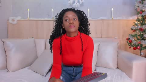 Snapshot of maryevans_ chatting on December 4, 1:31 pm online show from December 4, 1:31 pm