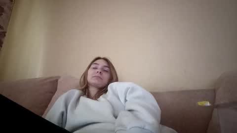 Snapshot of marylynreifsnider chatting on September 23, 10:35 am Hi My name is Elina Im 18 years old. online show from September 23, 10:35 am